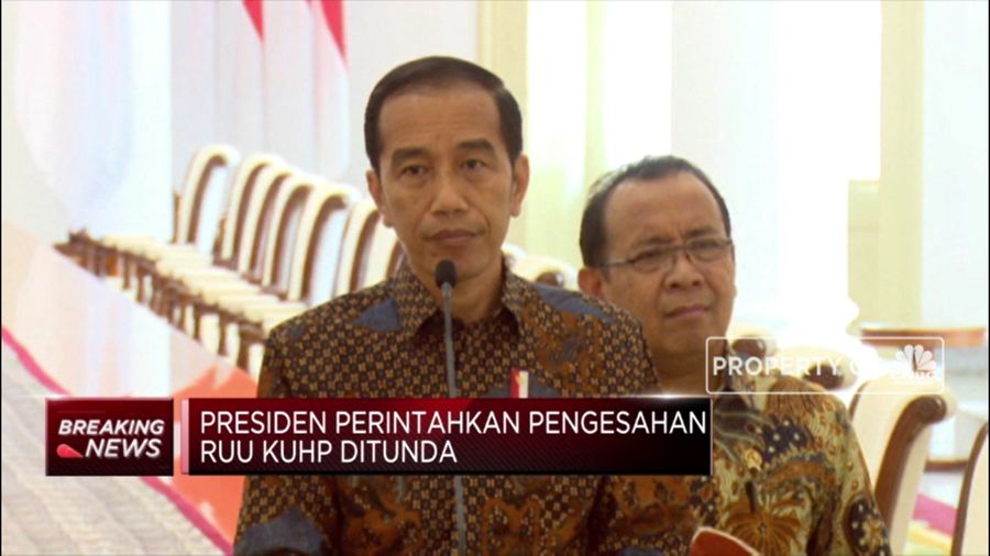 Jadi Kontroversi & Jokowi Tunda RUU KUHP, RUU yang Lain?