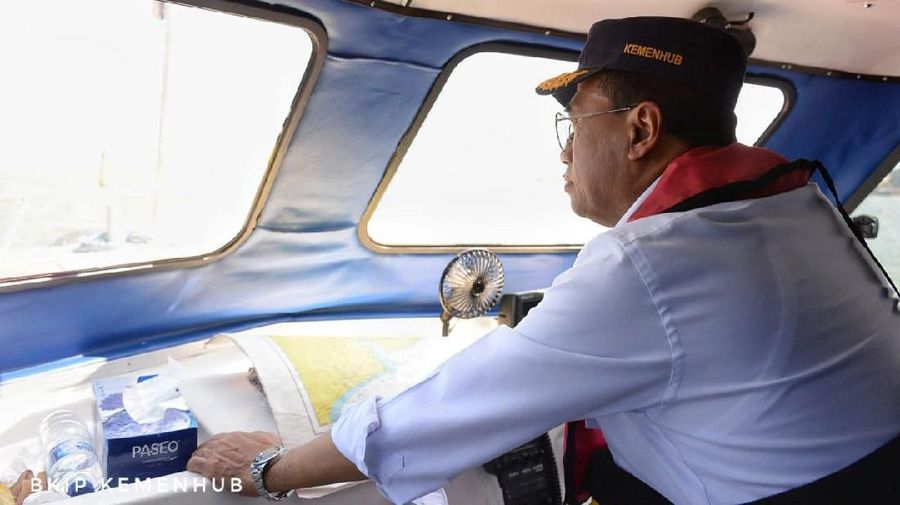 Menteri Perhubungan Budi Karya Sumadi meninjau lokasi Autonomus Rail Rapid Transit (ART) di Kalimantan Timur (Kaltim). (Dok. Kemenhub)
