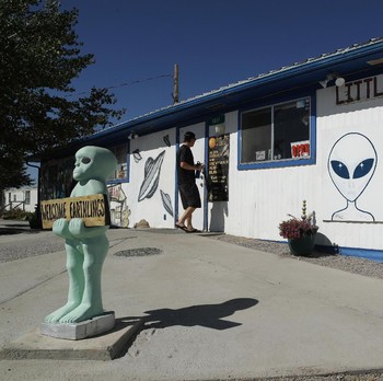 Para Pemburu Alien Ramai-ramai 'Serbu' Area 51, Ada Apa?