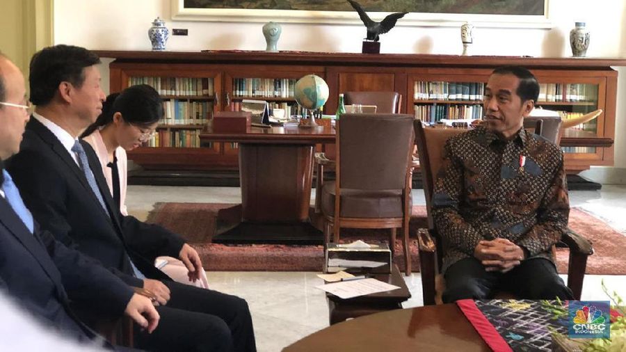 Presiden Joko Widodo (Jokowi) melakukan courtesy call dengan Penasihat Hubungan Luar Negeri Presiden China/Anggota Komisi Luar Negeri China.