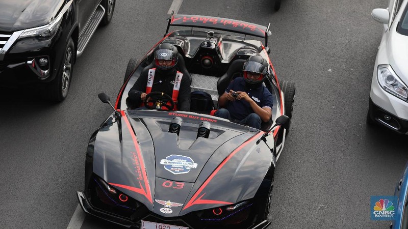 Konvoi kendaraan listrik ini menjadi rangkaian penyelenggaraan balap mobil Formula E