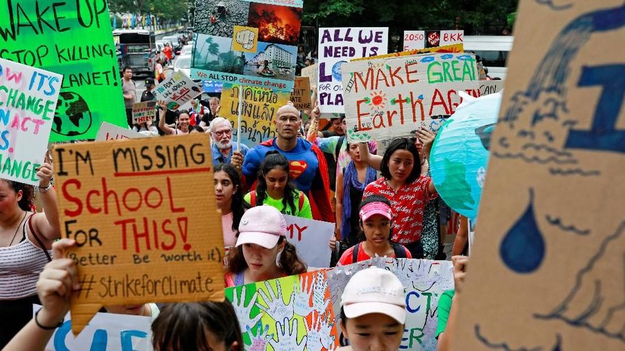 Aksi Climate Strike (Mogok untuk Iklim) di Bangkok, Thailand pada Jumat, 20 September 2019 (REUTERS/Soe Zeya Tun)