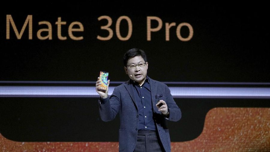 Huawei Technologies membawa ponsel Huawei Mate 30 Pro ke Indonesia setelah China dan Eropa. Ponsel ini dijual dengan harga Rp 12,5 juta.
