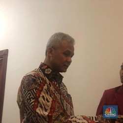 Begini Kronologi Ganjar Kecelakaan Hingga Diangkut Ambulans