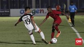 Timnas Indonesia U-16 tampil dominan saat menghadapi Brunei. Alexandro Kamaru jadi salah satu pemain yang bikin kerepotan lini belakang Brunei. (CNNIndonesia/Safir Makki)