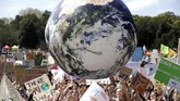 Pemerintah Kota New York mengizinkan sekitar 1,1 juta pelajar untuk bolos sekolah demi mengikuti demonstrasi global terkait perubahan iklim. (AP Photo/Rick Rycroft)