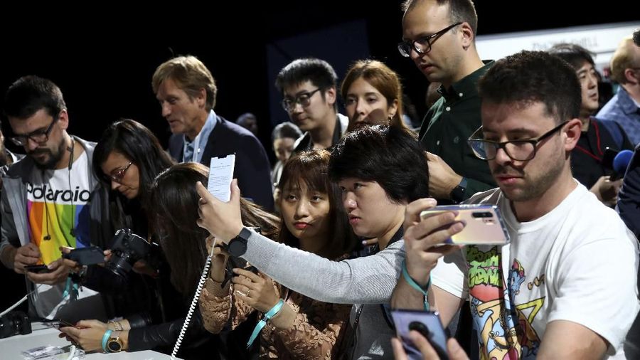 Huawei meluncurkan Mate 30 dan Mate 30 Pro yang jadi kontroversial karena Google mengatakan tidak memungkinkan gawai tersebut mendapat lisensi Google
