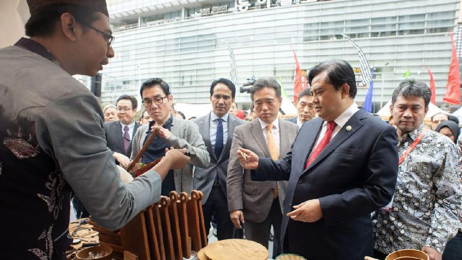 Untuk itu PT Bank Negara Indonesia Tbk (BBNI) mengajak lima UMKM binaannya mengikuti Indonesia Festival di Seoul, Korea Selatan.