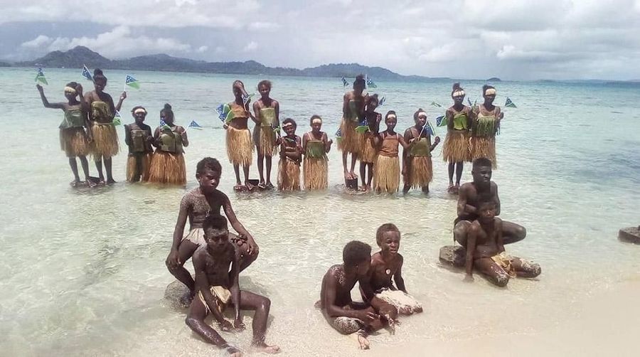 Aksi Climate Strike (Mogok untuk Iklim) di Pulau Marovo, Kepulauan Solomon pada Jumat, 20 September 2019 (PACIFIC/via REUTERS)