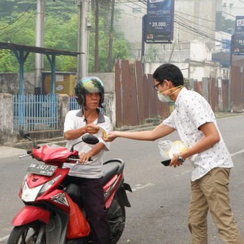 Ada Bencana Kabut Asap, Hutama Karya Bagikan 1.000 Masker
