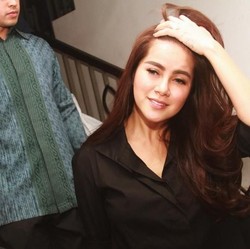 Kerap Bergaya Mewah, Ternyata Ini Sumber Uang Olla Ramlan