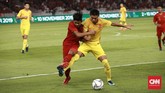 Timnas Indonesia U-16 menghadapi China pada laga terakhir babak kualifikasi Piala Asia 2020 di Stadion Madya, Minggu (22/9). (CNN Indonesia/Andry Novelino)