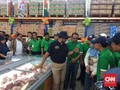 Anies Buka Toko Kelontong JakGrosir di Kepulauan Seribu