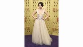 Dalam sejenak, Phoebe Waller Bridge tampil bak seorang putri. Gaun V-neck rancangan Monique Lhuillier semakin menawan dengan bagian bawah yang terbuat dari kain tule. (Photo by Jordan Strauss/Invision/AP)