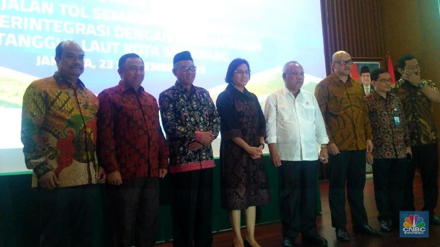 Menteri Keuangan Sri Mulyani Indrawati mengaku senang dengan pembangunan Tol Semarang-Demak.