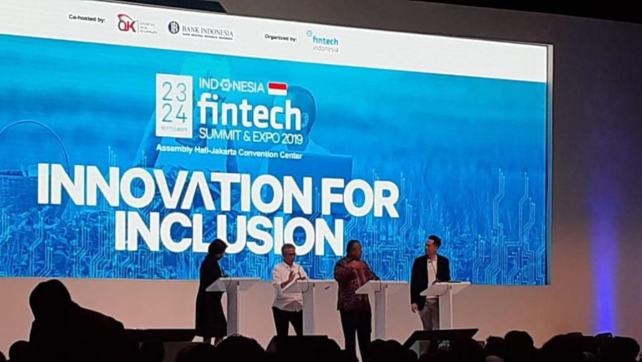 Sebanyak 95 juta penduduk Indonesia belum memperoleh akses ke perbankan (unbanked).