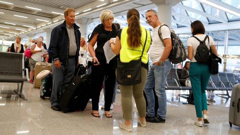 Salah satu operator tur paling terkenal di dunia Thomas Cook bangkrut