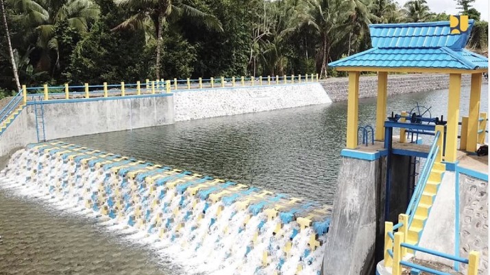 Bendung Sungai Gugubali di Pulau Morotai, Maluku Utara (Instagram/@Jokowi via PUPR) Bendung Sungai Gugubali di Pulau Morotai, Maluku Utara (Instagram/@Jokowi via PUPR)