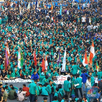 People Power, Mahasiswa Menyemut di Gedung DPR/MPR