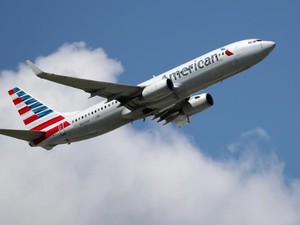 Pesawat American Airlines Mendarat Darurat gegara Bau Misterius