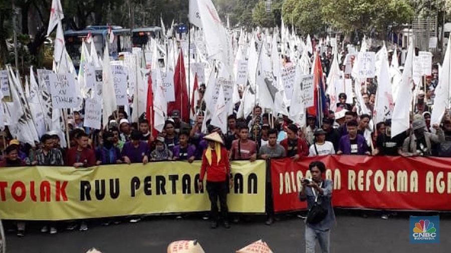 Rentetan peristiwa terangkum dalam dokumentasi dari seluruh Indonesia. Berikut adalah dokumentasi kaleidoskop di tahun 2019 pilihan redaksi foto CNBC Indonesia.