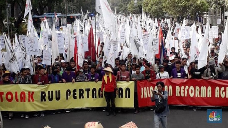 Rentetan peristiwa terangkum dalam dokumentasi dari seluruh Indonesia. Berikut adalah dokumentasi kaleidoskop di tahun 2019 pilihan redaksi foto CNBC Indonesia.