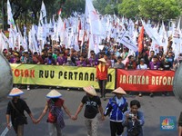 Demo Perlawanan Bergelora di Kampung Halaman Jokowi