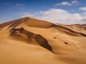 Turis Berfoto Bugil di Gurun Namibia, Satu Negara Dibuat Geger