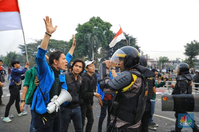 Kronologi Demo Masif Mahasiswa Hingga Kisah Sang Bohir