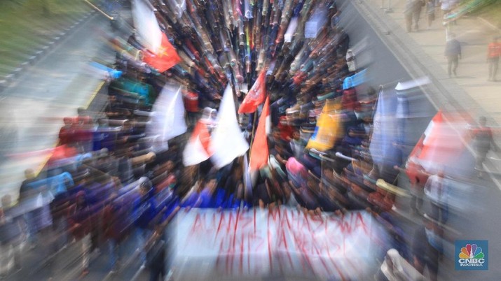 Jelang Penetapan UMP, Buruh Berontak Lagi Soal PP Pengupahan PP Pengupahan kembali jadi konsen para buruh jelang penetapan UMP 1 November 2019.