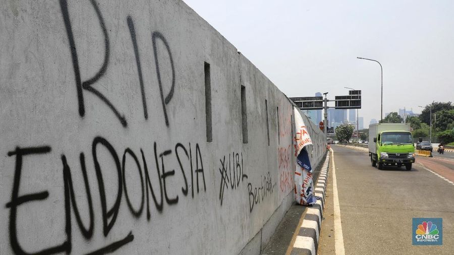 Aksi unjuk rasa akan menyuarakan penolakan terhadap UU KPK baru yang telah disahkan DPR dan beberapa tuntutan lainnya.