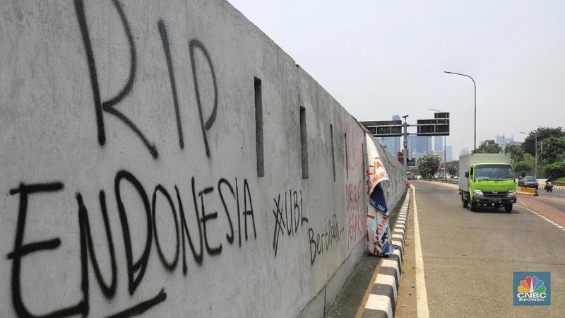 Aksi unjuk rasa akan menyuarakan penolakan terhadap UU KPK baru yang telah disahkan DPR dan beberapa tuntutan lainnya.