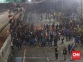 Polisi Buru Mahasiswa dari Flyover JCC hingga ke Pejompongan