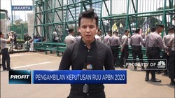 Unjuk Rasa Warnai Sidang Pengesahan Sejumlah RUU