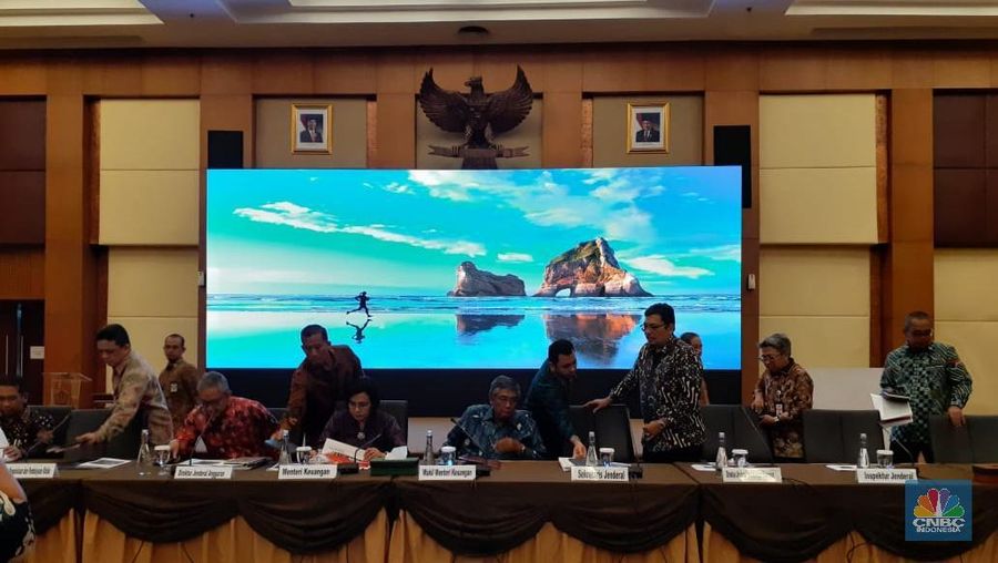 Pemerintah merilis postur APBN 2019 per 31 Agustus. Terlihat penerimaan perpajakan masih jauh dari target APBN 2019.