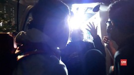VIDEO: Seorang Mahasiswa Terluka Dibawa Ambulans