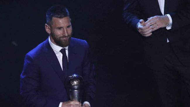 Eto'o Tak Anggap Messi dan Ronaldo Pemain Terbaik