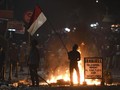 FOTO: Bentrokan Masih Berlangsung di Palmerah