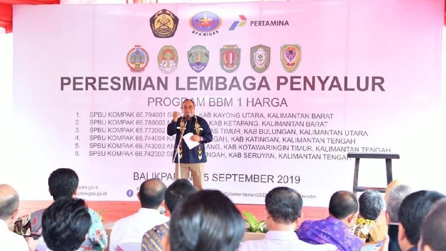 BPH Migas akhirnya meresmikan kembali 6 Stasiun Pengisian Bahan Bakar Umum atau SPBU berbasis satu harga pada 3 Provinsi di Pulau Kalimantan.