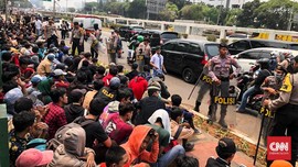 Seratusan Siswa Datangi DPR: Ikut-ikutan dan Dapat Pesan WA