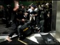 VIDEO: Viral Polisi Keroyok Demonstran Setelah Demo DPR