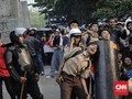 Azan Berkumandang, Bentrok Pelajar-Polisi di DPR Terhenti