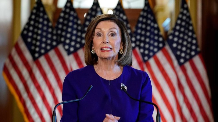 House Speaker Nancy Pelosi (D-CA) announces the House of Representatives will launch a formal inquiry to investigate whether to impeach U.S. President Donald Trump following a closed House Democratic caucus meeting at the U.S. Capitol in Washington, U.S., September 24, 2019. REUTERS/Kevin Lamarque