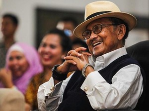 Mengenang BJ Habibie, Sang Bapak Teknologi Indonesia dengan Prestasi Mendunia