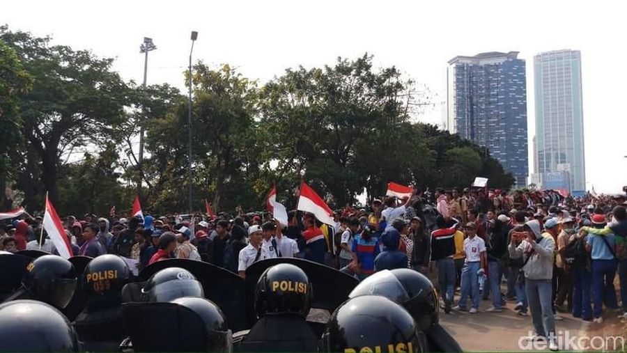 Mendikbud Muhadjir Effendy meminta kepala daerah bersama sejumlah pemangku kepentingan terkait menjaga keamanan siswa