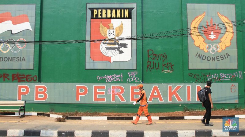Aksi anarkis pendemo semalam, mengakibatkan sejumlah kerusakan.