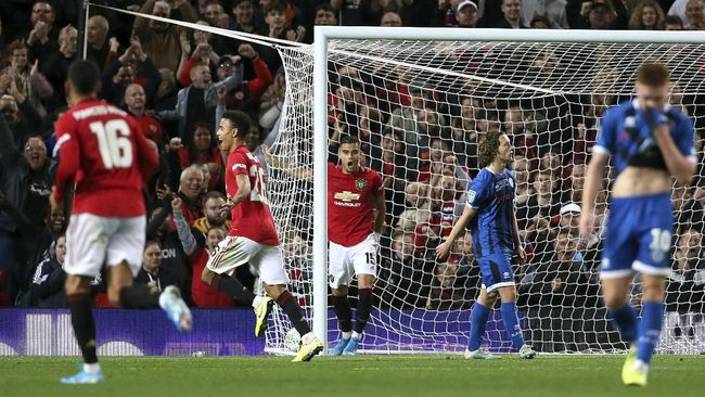 MU Diejek Klub Kasta Ketiga Liga Inggris