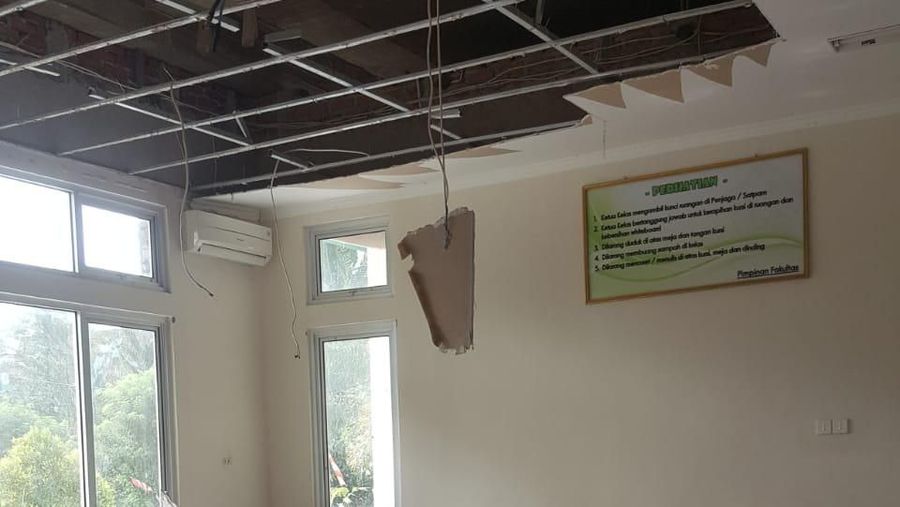 Gempa magnitudo 6,8 di Ambon tak hanya menyebabkan kerusakan fisik tapi juga korban jiwa.
