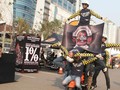 Atraksi Terjun Payung Hiasi Peringati HUT 'Anak Motor'