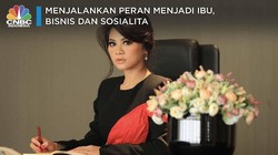 Menjalankan Peran Menjadi Ibu, Bisnis dan Sosialita